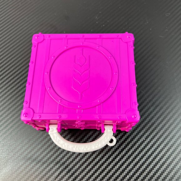 Disney Frozen Mini Playset With Anna Figure & Furniture Case with Handle - Picture 9 of 14